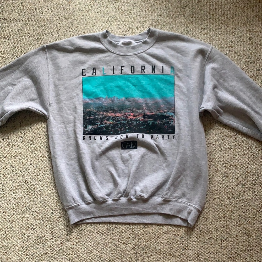 H&M Graphic Sweatshirt 🌴